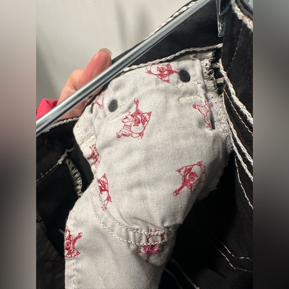 True Religion Black Skinny Jeans with White Stitching - Picture 11 of 11